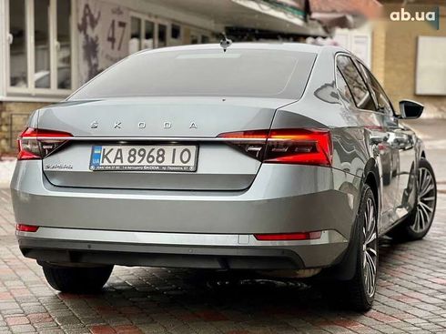 Skoda Superb 2021 - фото 8