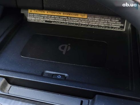 Toyota Camry 2021 - фото 17