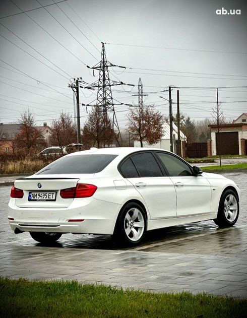 BMW 3 серия 2013 белый - фото 4