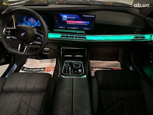 BMW 7 серия 2024 черный - фото 18