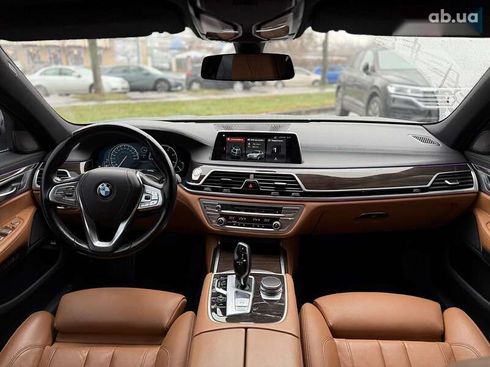 BMW 7 серия 2017 - фото 11