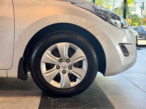 Hyundai Elantra 2012 - фото 9