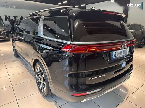 Kia Carnival 2021 - фото 6