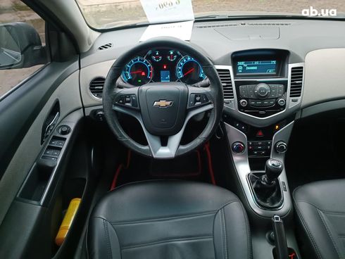 Chevrolet Cruze 2010 серый - фото 15