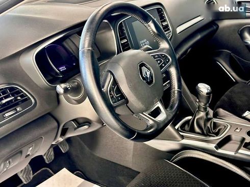 Renault Megane 2018 - фото 18