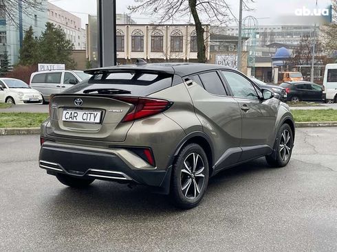 Toyota C-HR 2022 - фото 5