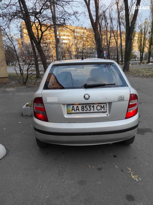 Skoda Fabia 2007 серебристый - фото 2