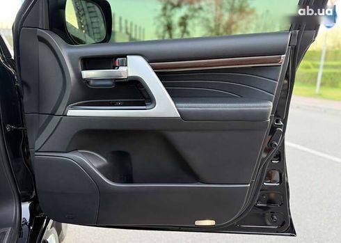 Toyota Land Cruiser 2020 - фото 24