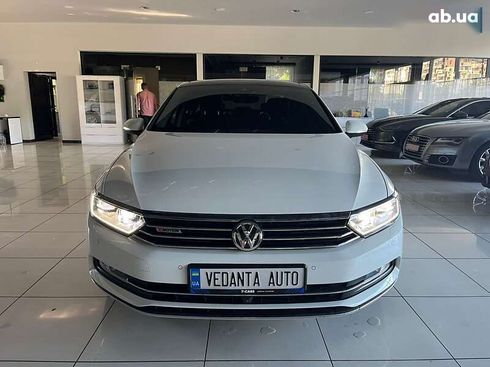 Volkswagen Passat 2018 - фото 2