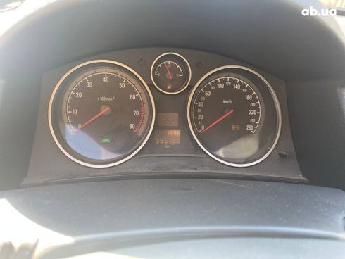 Opel Astra 2005 серебристый - фото 2
