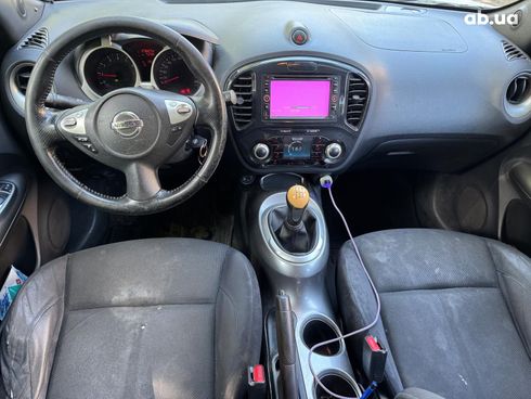 Nissan Juke 2011 белый - фото 17