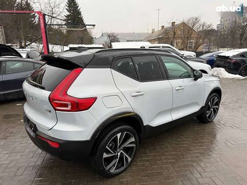 Volvo XC40 2022 - фото 4