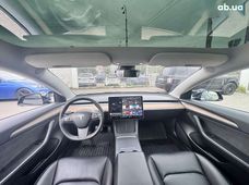 Продаж вживаних Tesla Model 3 в Київській області - купити на Автобазарі