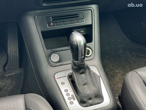 Volkswagen Tiguan 2015 серый - фото 81