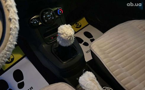 Ford Fiesta 2016 - фото 13