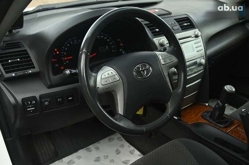 Toyota Camry 2008 - фото 16