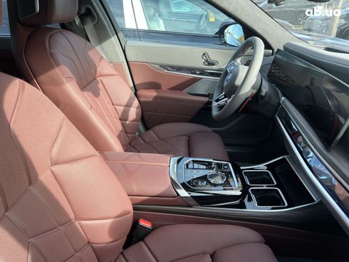 BMW 7 серия 2023 - фото 26