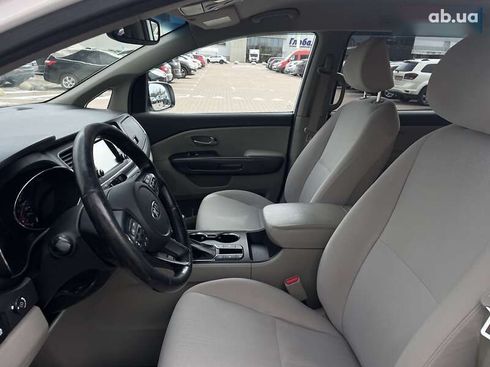 Kia Sedona 2018 - фото 10