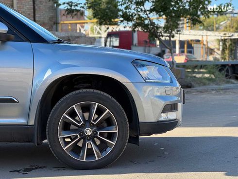 Skoda Yeti 2017 серый - фото 24