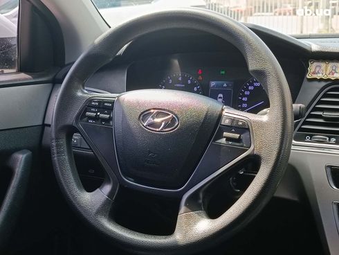 Hyundai Sonata 2016 белый - фото 17