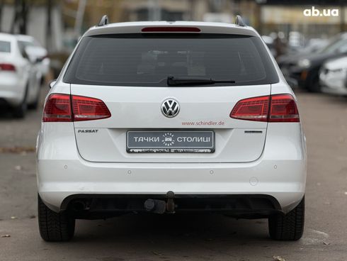 Volkswagen Passat 2011 белый - фото 4