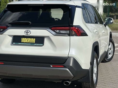 Toyota RAV4 2020 - фото 16