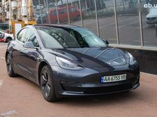 Продаж вживаних Tesla Model 3 2019 року - купити на Автобазарі