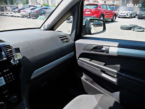 Opel Zafira 2010 - фото 11