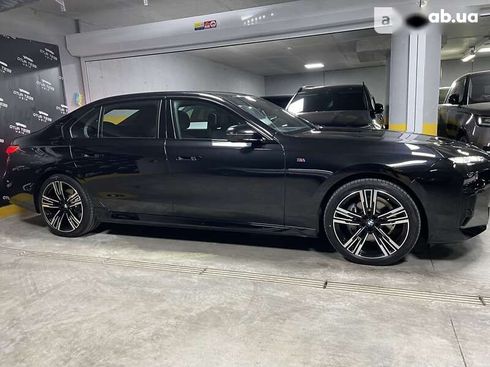 BMW 7 Series iPerformance 2023 - фото 6