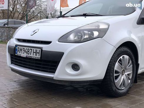 Renault Clio 2012 - фото 11