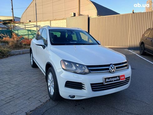 Volkswagen Touareg 2014 белый - фото 6