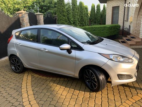 Ford Fiesta 2019 серый - фото 3