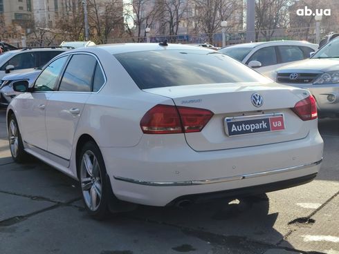 Volkswagen Passat 2015 белый - фото 5