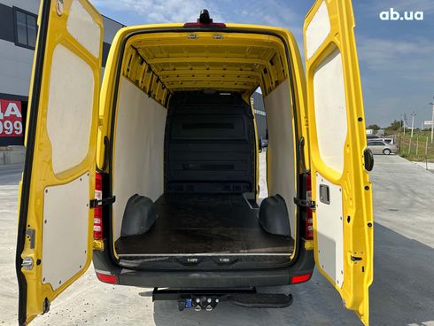 Mercedes-Benz Sprinter 319 2016 желтый - фото 17