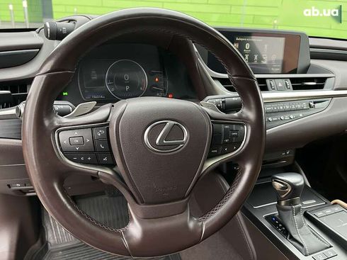 Lexus ES 2019 - фото 18