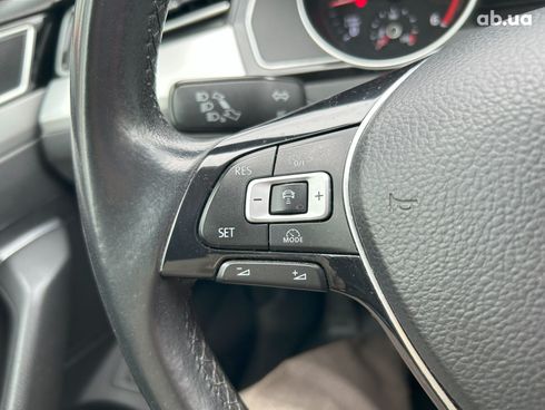 Volkswagen Passat 2017 черный - фото 19