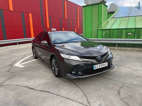 Toyota Camry 2020 - фото 3