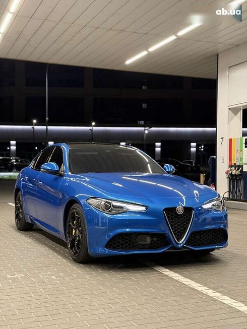 Alfa Romeo Giulia 2017 - фото 13