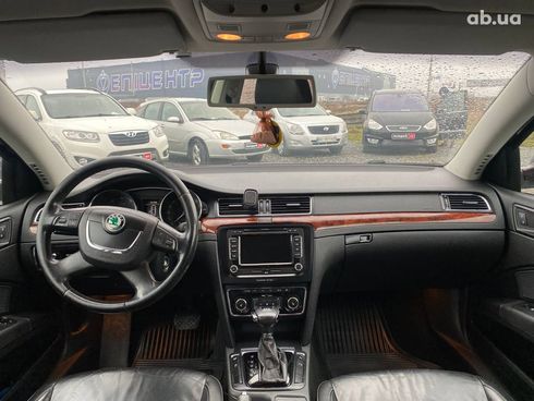 Skoda Superb 2009 красный - фото 24