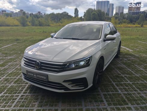 Volkswagen Passat 2016 белый - фото 3