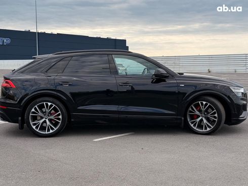 Audi Q8 2021 черный - фото 30