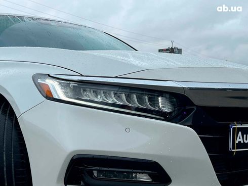 Honda Accord 2018 белый - фото 13
