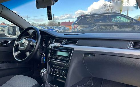 Skoda Superb 2012 - фото 17