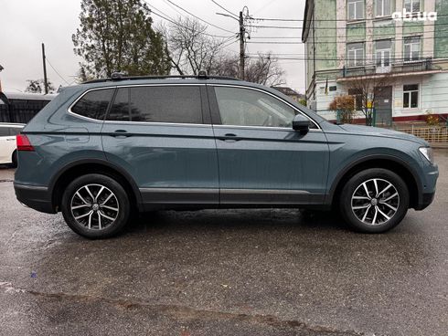 Volkswagen Tiguan 2021 синий - фото 10