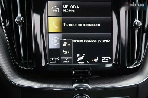 Volvo XC60 2019 - фото 20