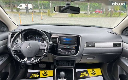 Mitsubishi Outlander 2017 - фото 12