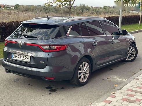 Renault Megane 2017 - фото 4