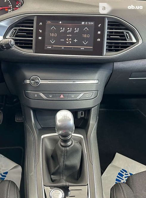 Peugeot 308 2018 - фото 14