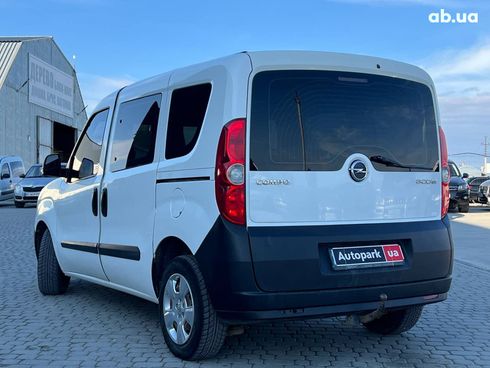 Opel Combo Life 2013 белый - фото 6