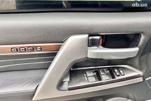 Toyota Land Cruiser 2018 - фото 22